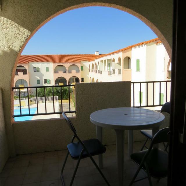 4 Personnes Piscine 300 4pb287 Appartement Le Barcarès